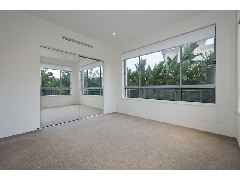 416/3 Pendraat Pde, Hope Island QLD 4212