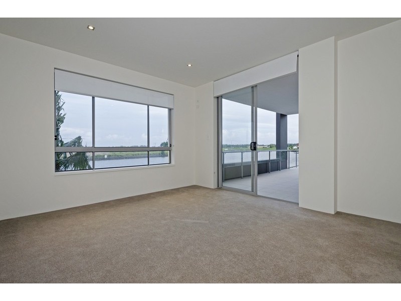 416/3 Pendraat Pde, Hope Island QLD 4212