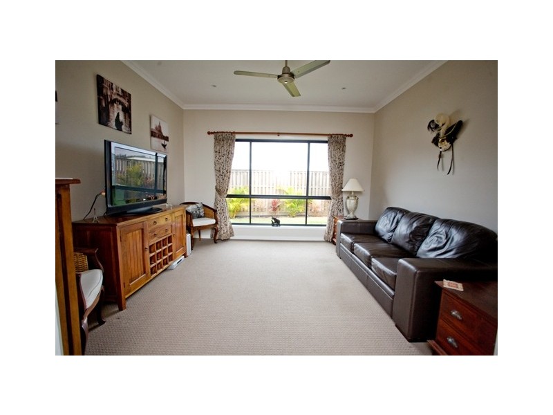 15 Oceanblue Rise, Upper Coomera QLD 4209