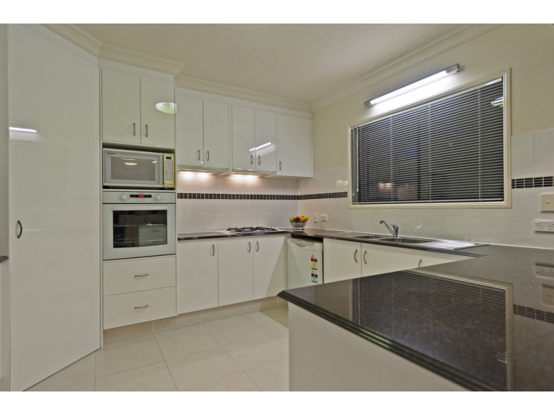 27 Southaven Drive, Helensvale QLD 4212