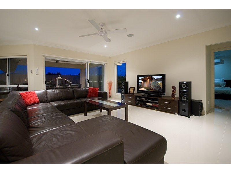 29 Rhodium Crescent, Hope Island QLD 4212