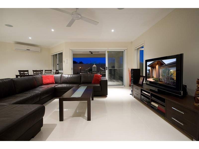 29 Rhodium Crescent, Hope Island QLD 4212