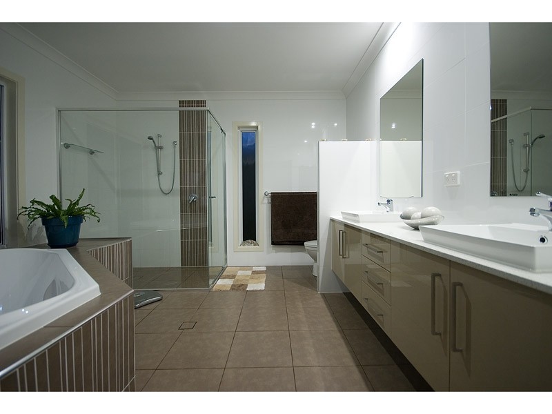 29 Rhodium Crescent, Hope Island QLD 4212