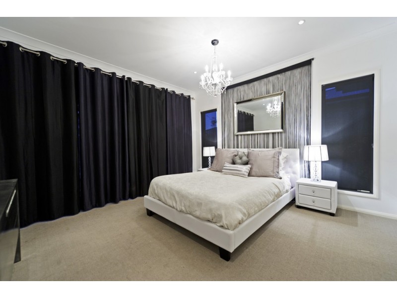 10 Codrington Circuit, Pacific Pines QLD 4211