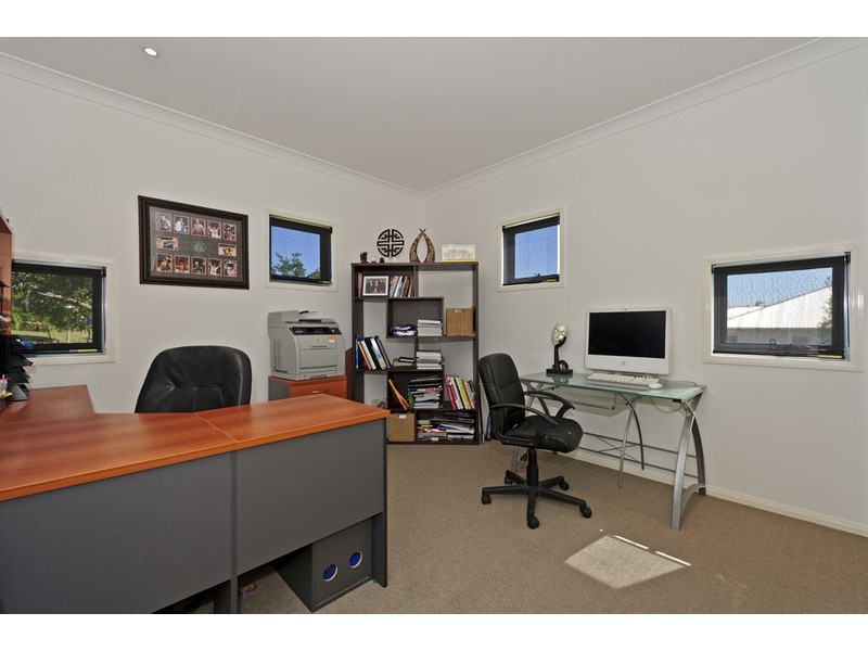 10 Codrington Circuit, Pacific Pines QLD 4211