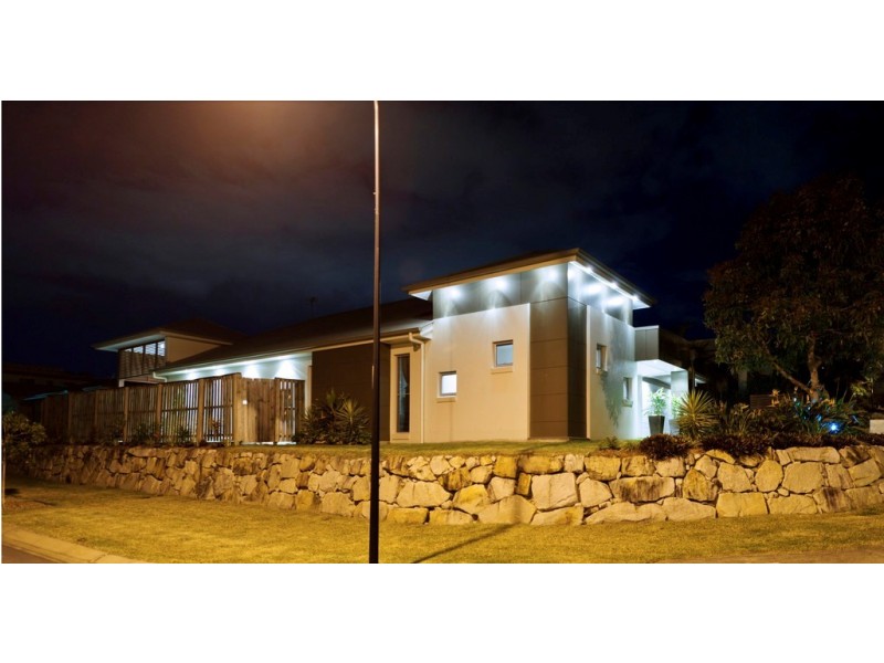 10 Codrington Circuit, Pacific Pines QLD 4211