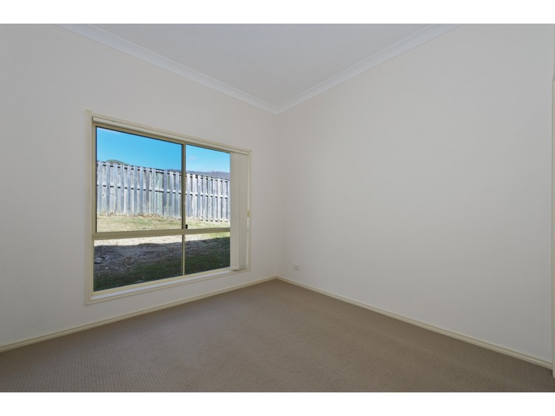 12 Boyer Street, Pacific Pines QLD 4211