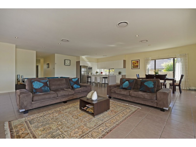 83 Salvado Drive, Pacific Pines QLD 4211