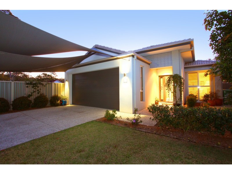 10 Chip In Place, Helensvale QLD 4212