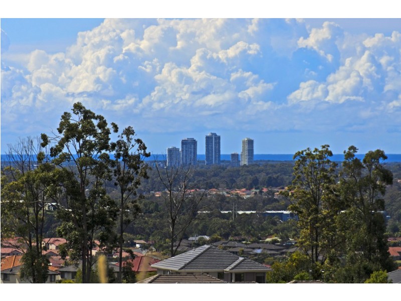 12 Laughlen Chase, Pacific Pines QLD 4211