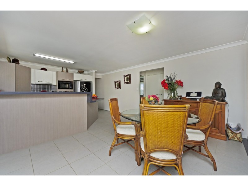 12 Laughlen Chase, Pacific Pines QLD 4211