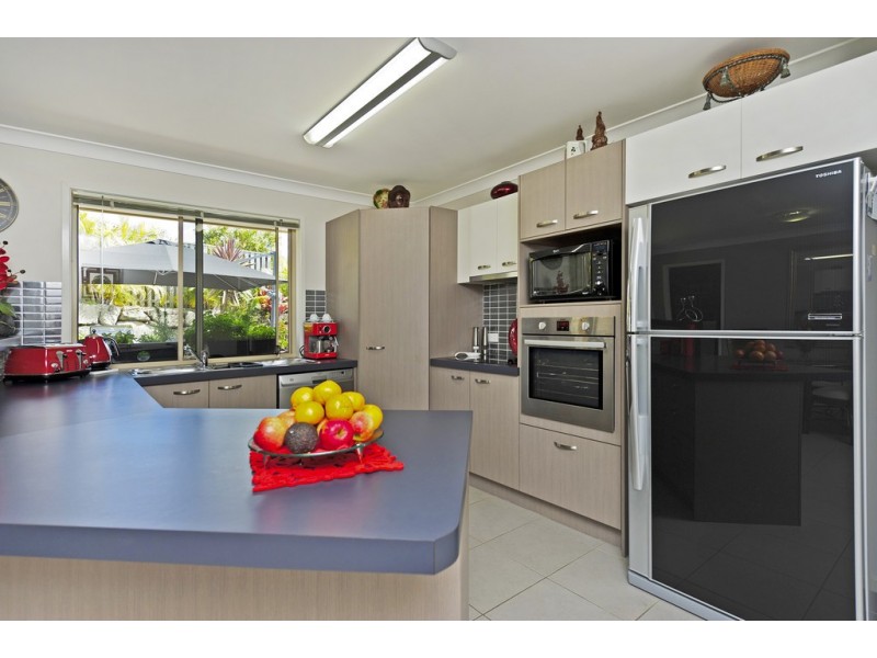 12 Laughlen Chase, Pacific Pines QLD 4211