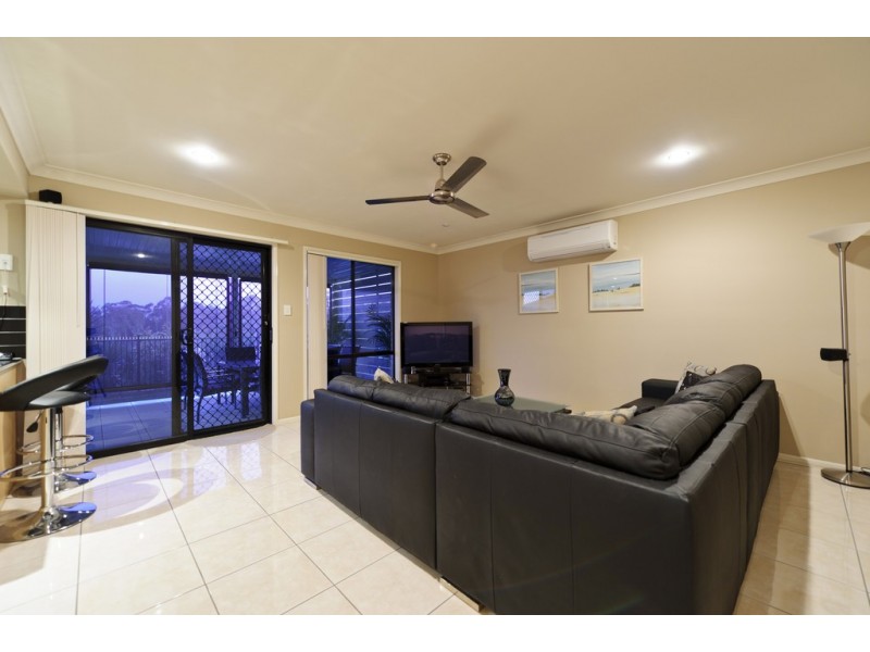 20 Wunburra Circle, Pacific Pines QLD 4211