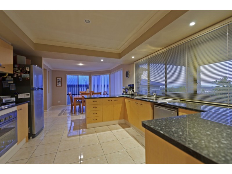 20 Wunburra Circle, Pacific Pines QLD 4211