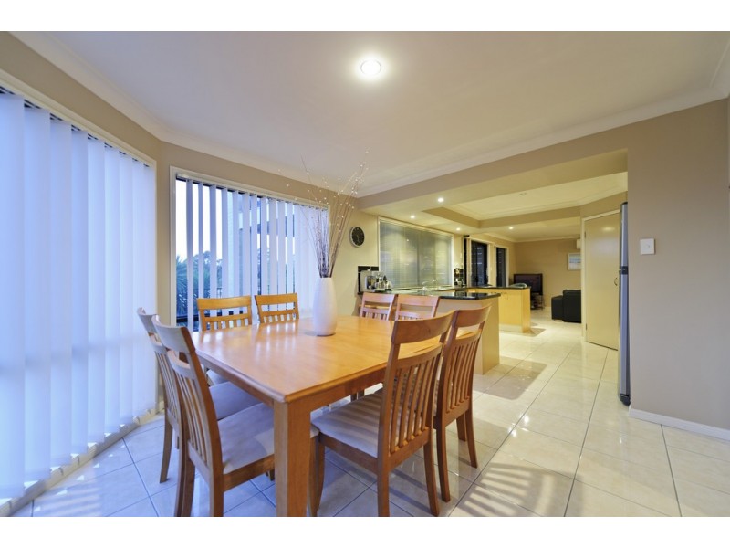 20 Wunburra Circle, Pacific Pines QLD 4211