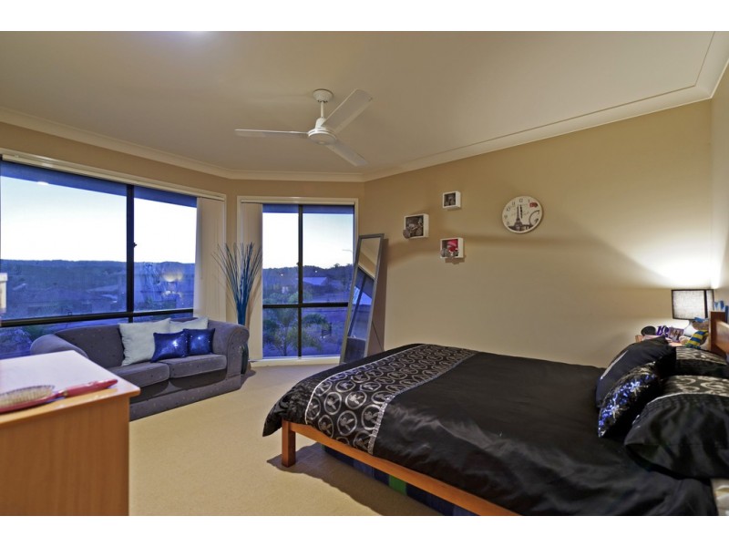 20 Wunburra Circle, Pacific Pines QLD 4211