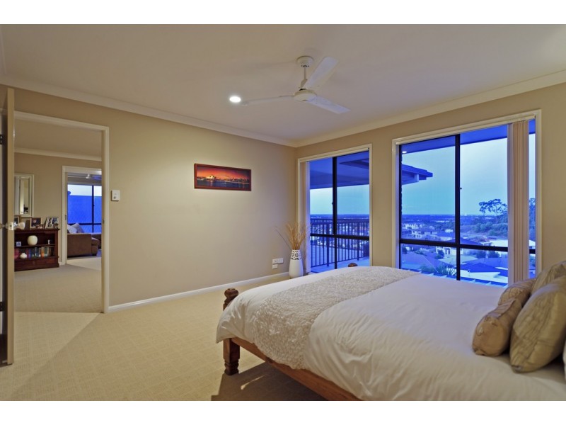 20 Wunburra Circle, Pacific Pines QLD 4211