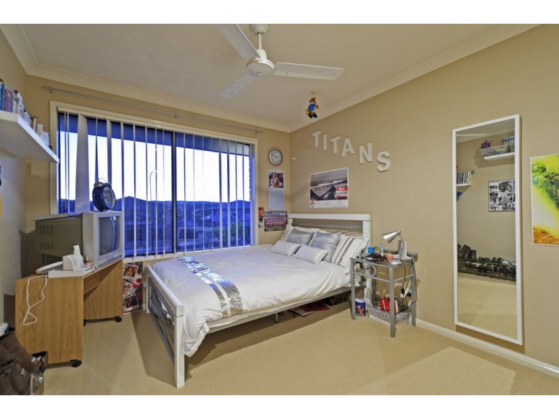 20 Wunburra Circle, Pacific Pines QLD 4211