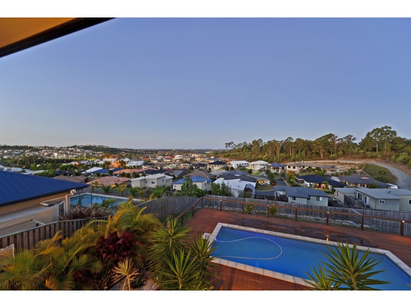 20 Wunburra Circle, Pacific Pines QLD 4211