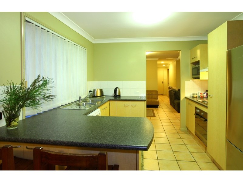 37 Trade Winds Drive, Helensvale QLD 4212