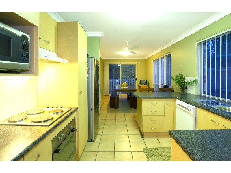 37 Trade Winds Drive, Helensvale QLD 4212