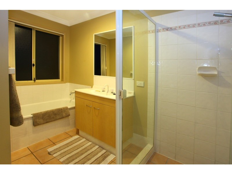 37 Trade Winds Drive, Helensvale QLD 4212