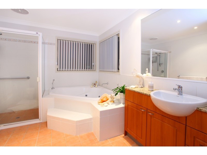 1 Lagos Court, Coombabah QLD 4216