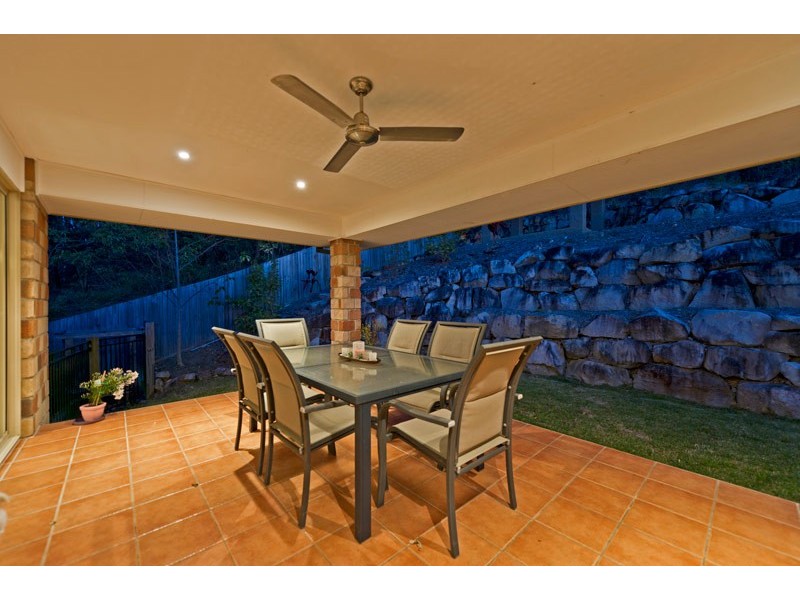 7 Cope Place, Pacific Pines QLD 4211