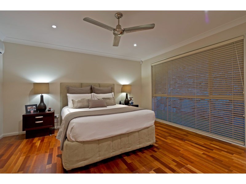 7 Cope Place, Pacific Pines QLD 4211