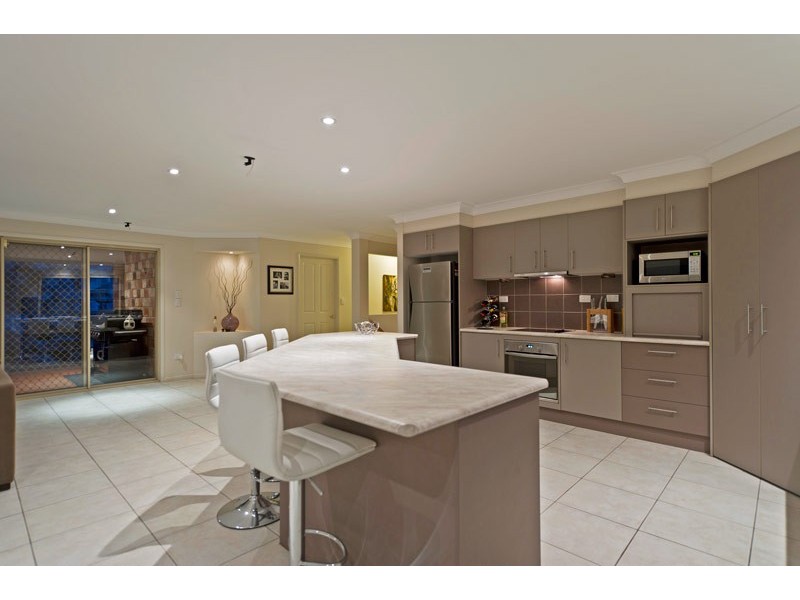 7 Cope Place, Pacific Pines QLD 4211