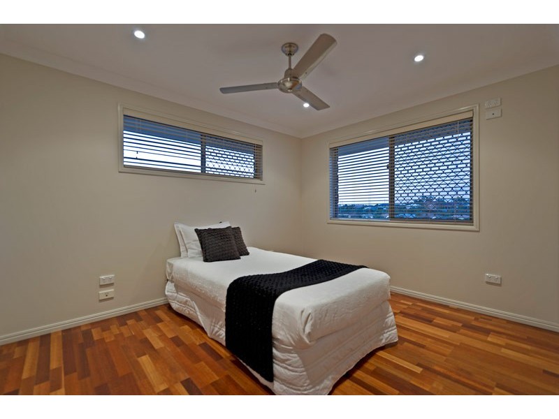 7 Cope Place, Pacific Pines QLD 4211