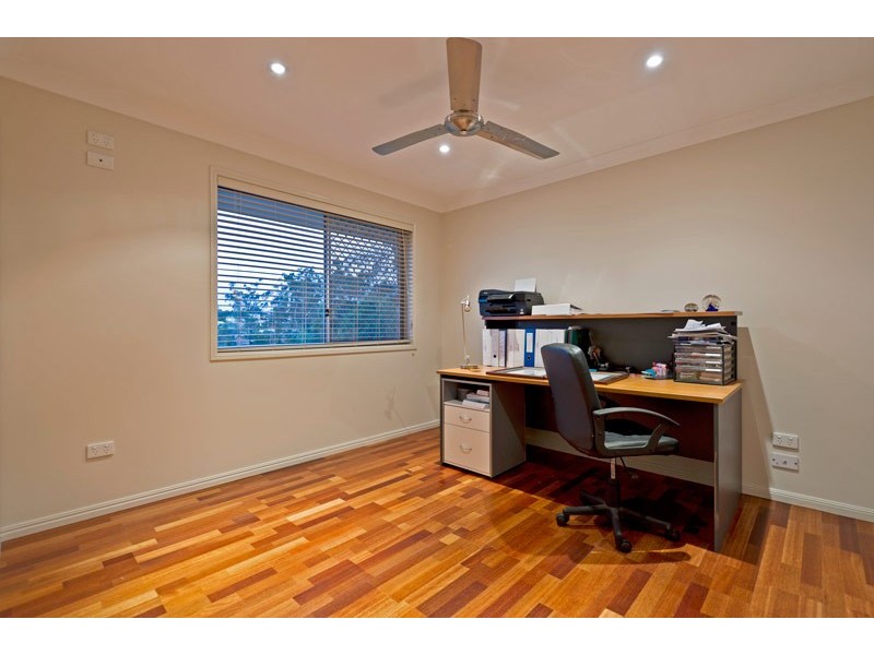 7 Cope Place, Pacific Pines QLD 4211