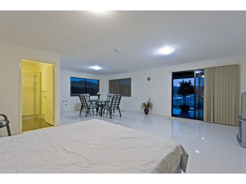 3 Wunburra Cir, Pacific Pines QLD 4211