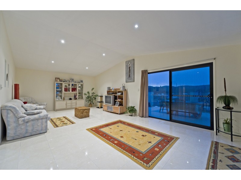 3 Wunburra Cir, Pacific Pines QLD 4211