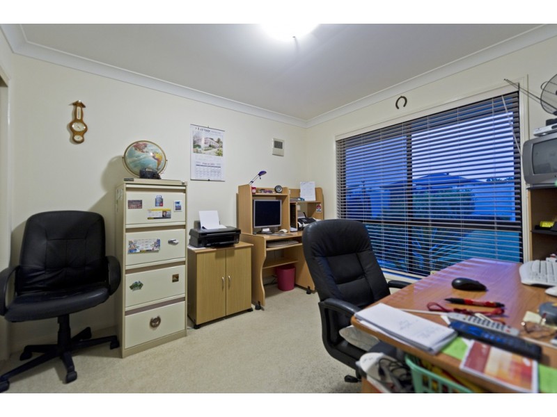 3 Wunburra Cir, Pacific Pines QLD 4211