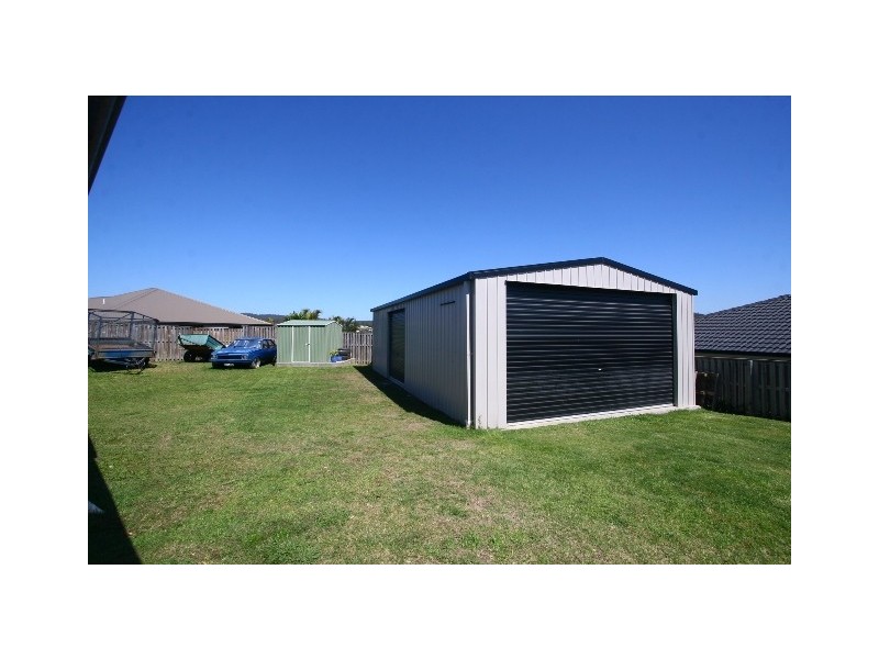 7 Peckham Court, Pacific Pines QLD 4211