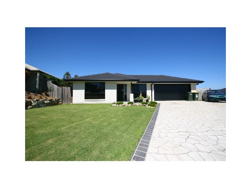 7 Peckham Court, Pacific Pines QLD 4211