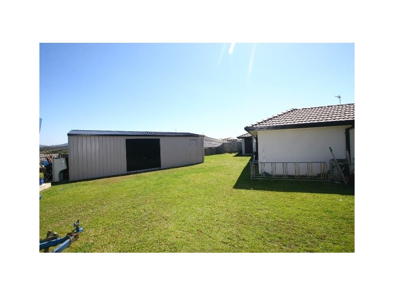 7 Peckham Court, Pacific Pines QLD 4211