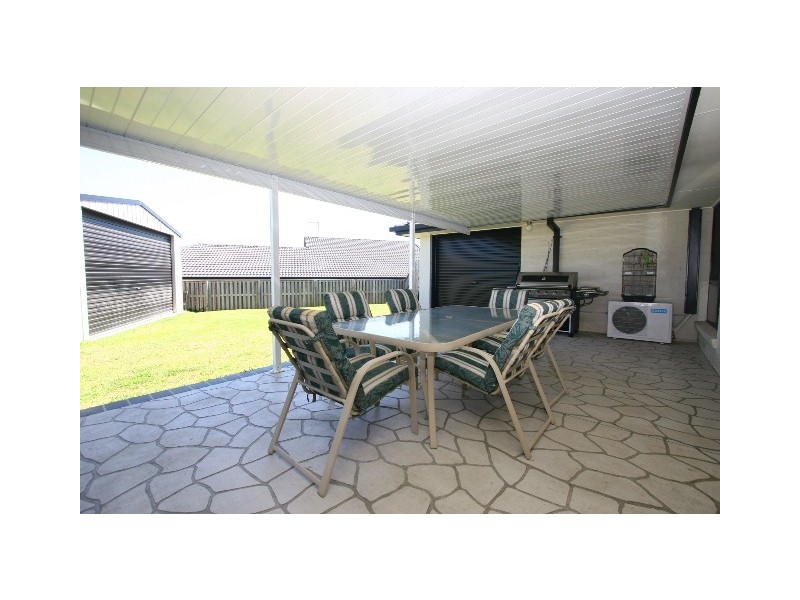 7 Peckham Court, Pacific Pines QLD 4211