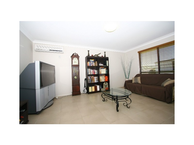 7 Peckham Court, Pacific Pines QLD 4211