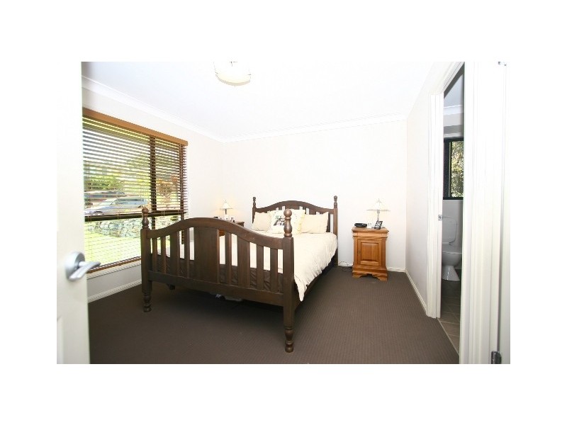 7 Peckham Court, Pacific Pines QLD 4211