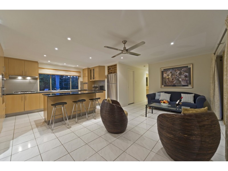 11 Mendooran Court, Oxenford QLD 4210