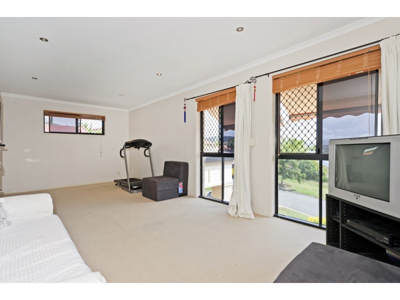 21 Buffalo Crescent, Pacific Pines QLD 4211