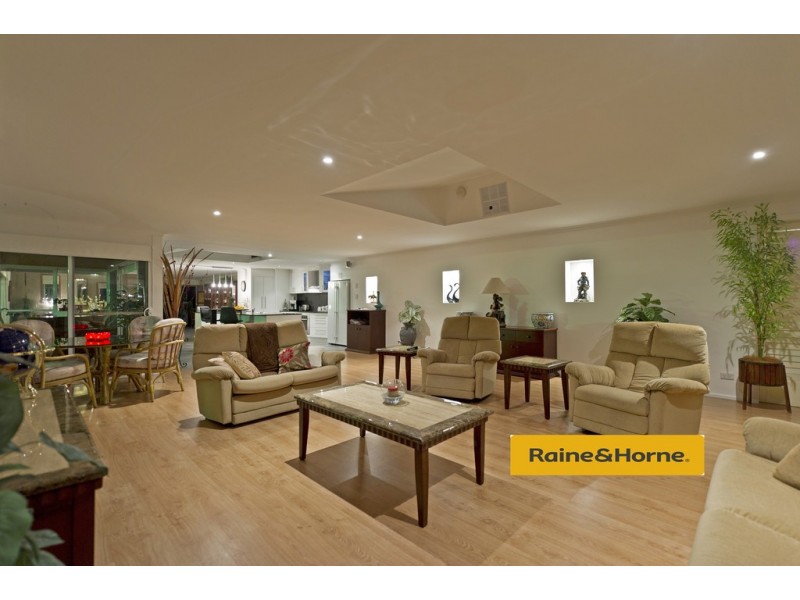 3 Salvado Drive, Pacific Pines QLD 4211