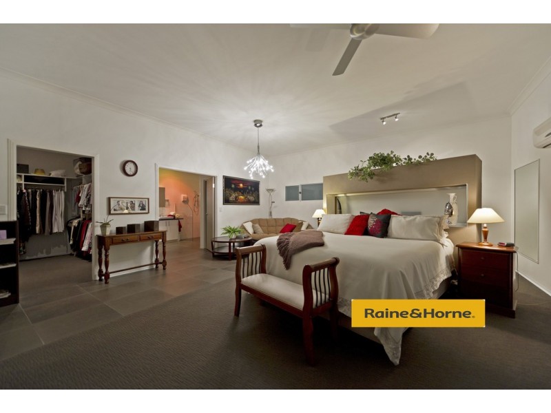 3 Salvado Drive, Pacific Pines QLD 4211