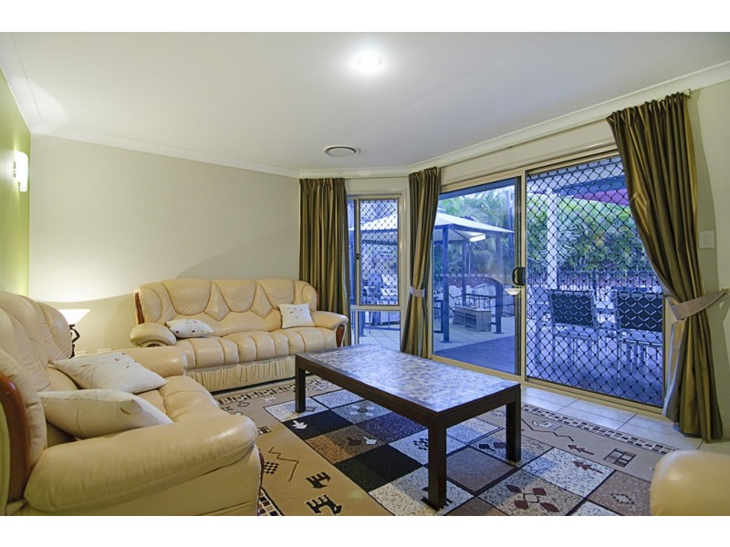 13 Carmarthen Circuit, Pacific Pines QLD 4211