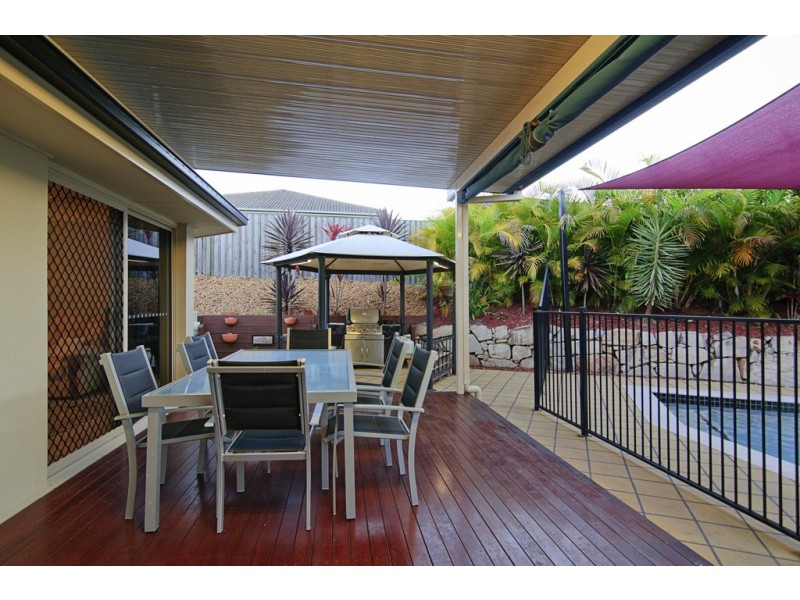 13 Carmarthen Circuit, Pacific Pines QLD 4211