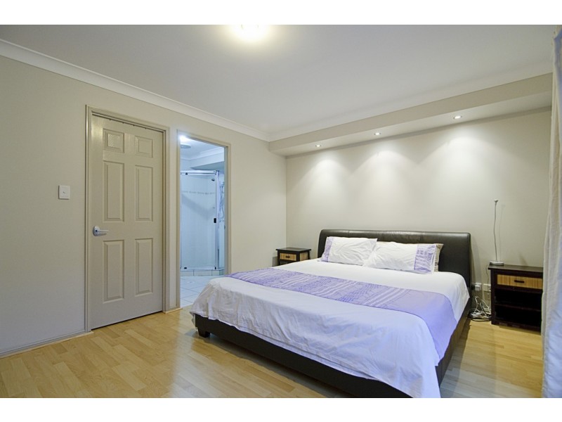 13 Carmarthen Circuit, Pacific Pines QLD 4211