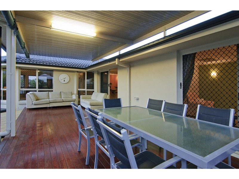13 Carmarthen Circuit, Pacific Pines QLD 4211