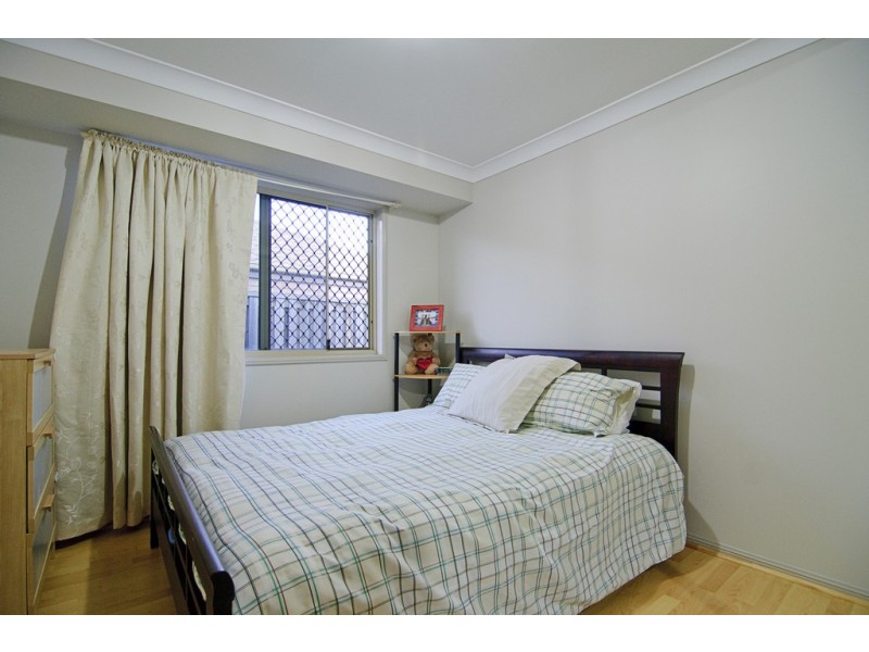 13 Carmarthen Circuit, Pacific Pines QLD 4211